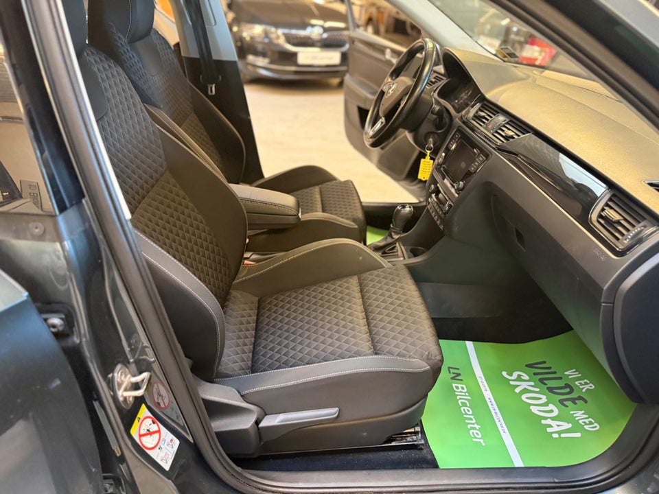 Skoda Rapid 1,4 TSi 125 Ambition Spaceback DSG 5d