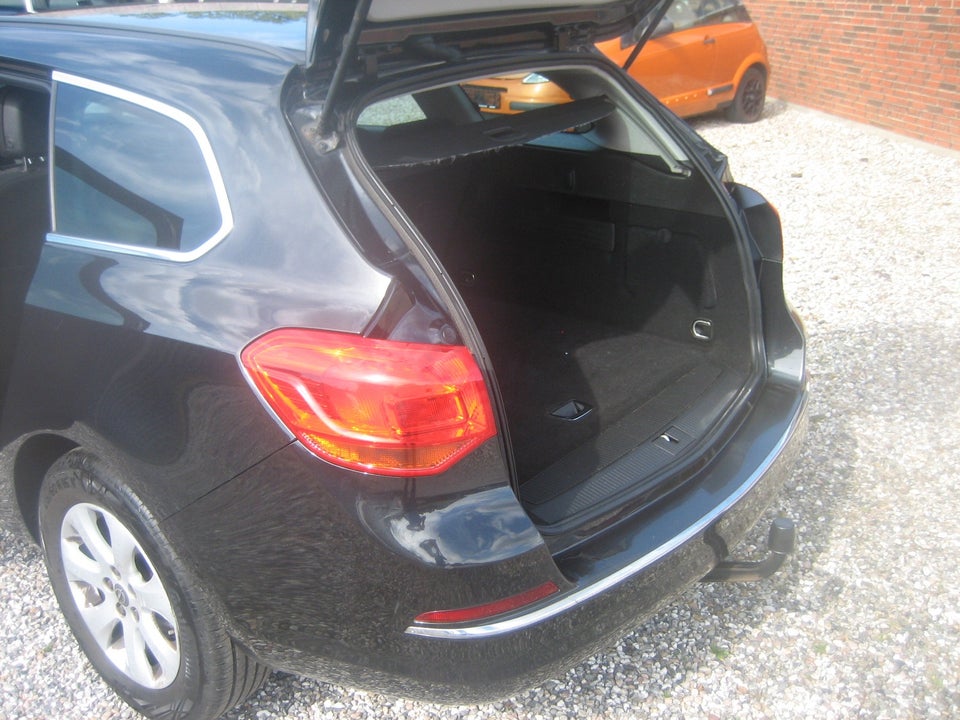 Opel Astra 1,4 T 140 Enjoy Sports Tourer 5d