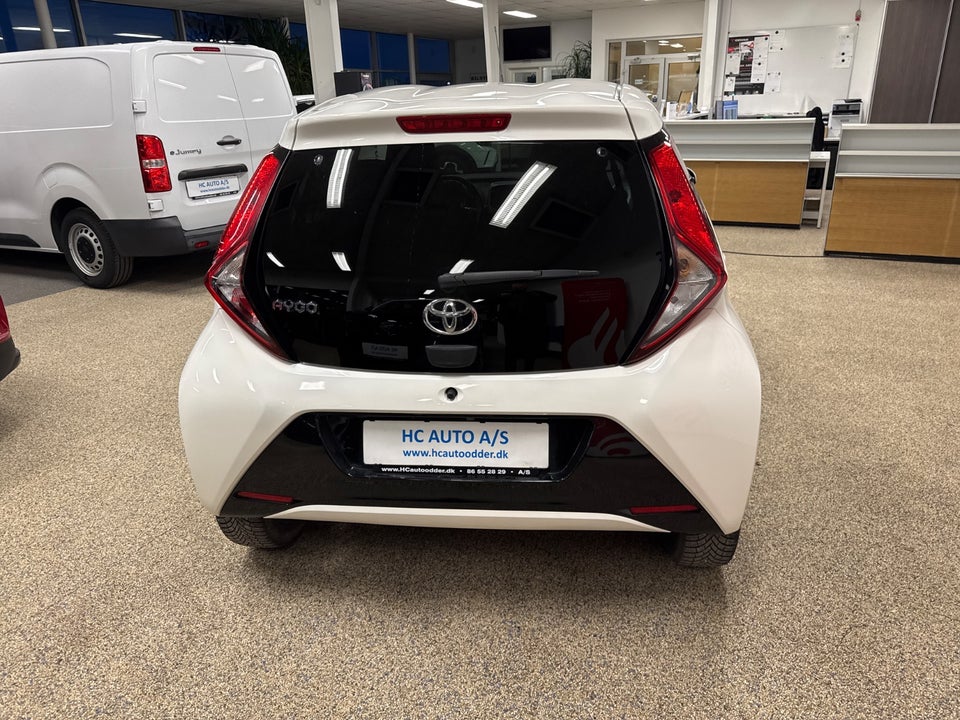 Toyota Aygo 1,0 VVT-i x-press 5d