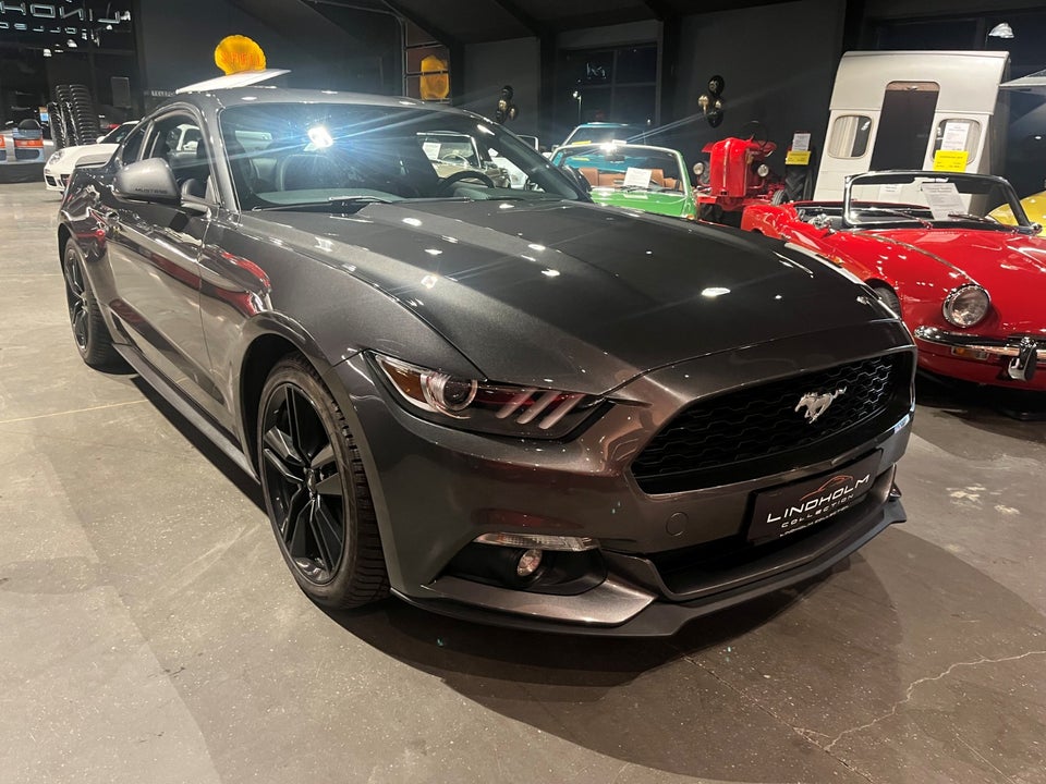 Ford Mustang 2,3 EcoBoost Fastback 2d