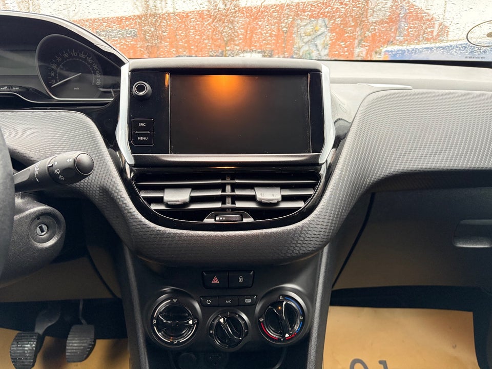 Peugeot 2008 1,6 BlueHDi 100 Chili 5d