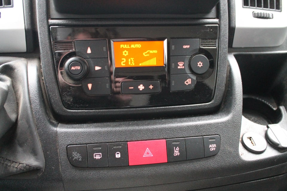 Peugeot Boxer 335 2,2 BlueHDi 165 L2H2 Ultimate