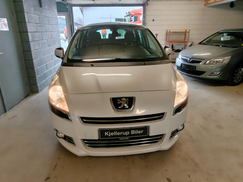 Peugeot 5008 1,6 HDi 109 Premium 7prs 5d