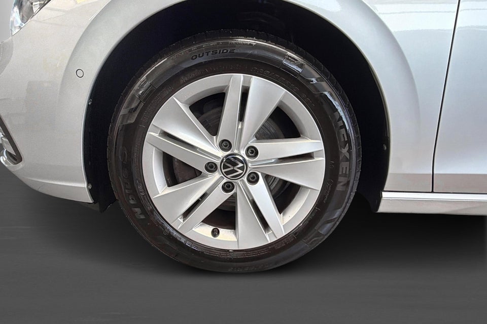 VW Golf VIII 1,5 eTSi 130 Life Variant DSG 5d