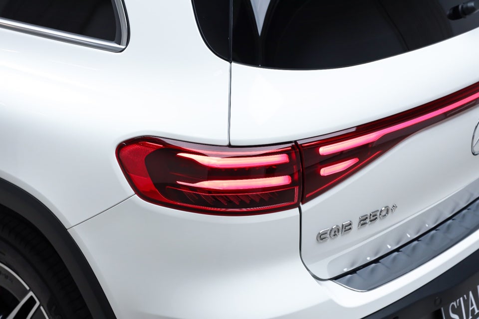 Mercedes EQB250+ AMG Advance 5d