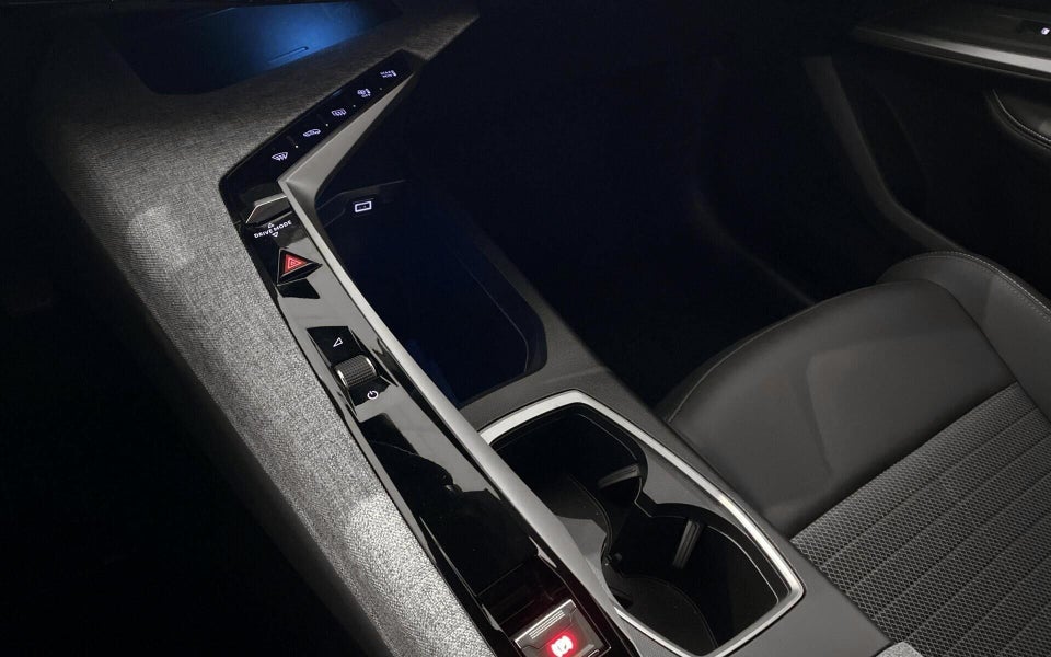 Peugeot e-5008 77 Allure 7prs 5d