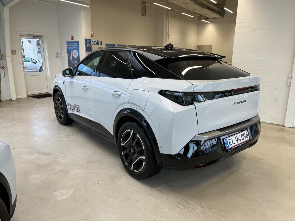 Peugeot e-3008 77 GT Pack 5d