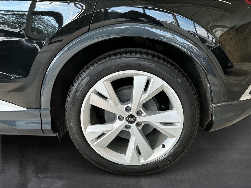 Audi Q4 e-tron 40 S-line 5d