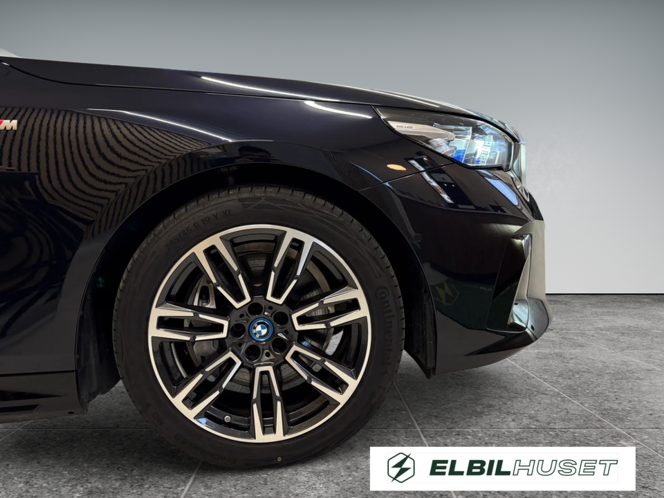 BMW i5 eDrive40 M-Sport 4d