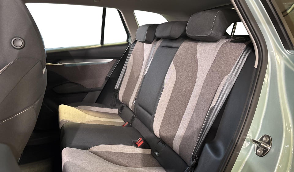 Skoda Enyaq 60 iV Selection Lodge 5d