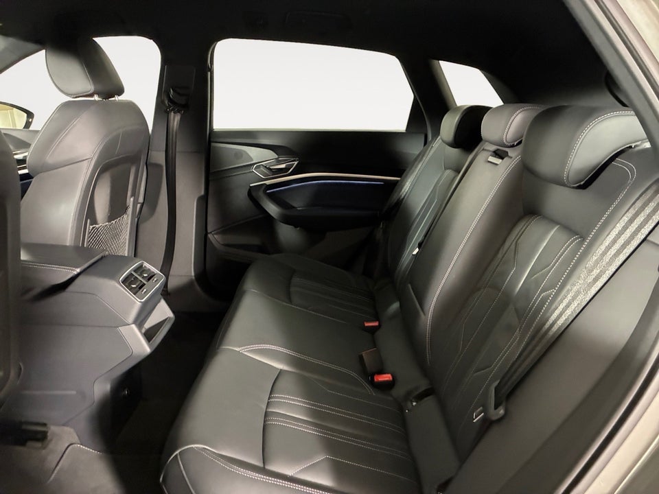 Audi Q8 e-tron 50 S-line quattro 5d