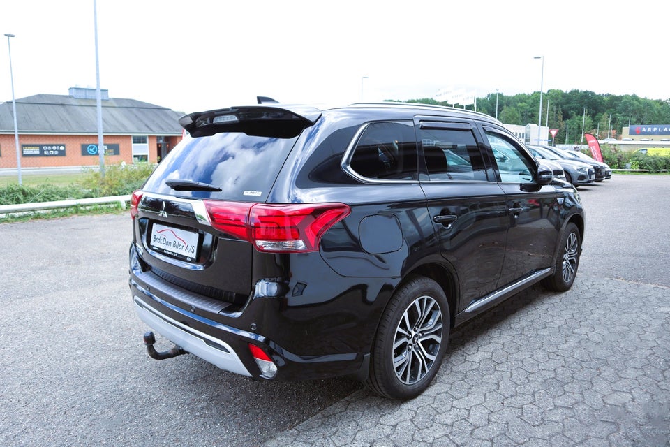 Mitsubishi Outlander 2,4 PHEV Intense CVT 4WD 5d