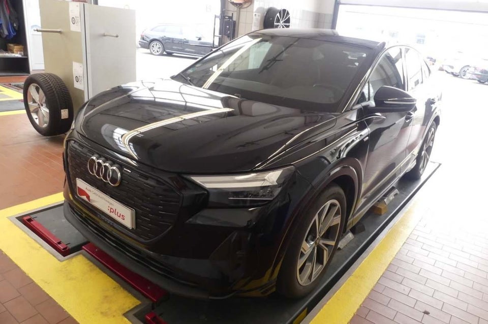 Audi Q4 e-tron 40 S-line Sportback 5d