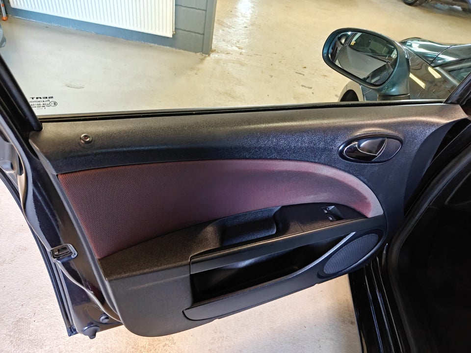 Seat Leon 1,6 Stylance 5d