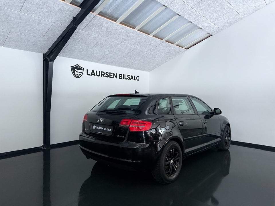 Audi A3 1,6 TDi Ambiente Sportback 5d