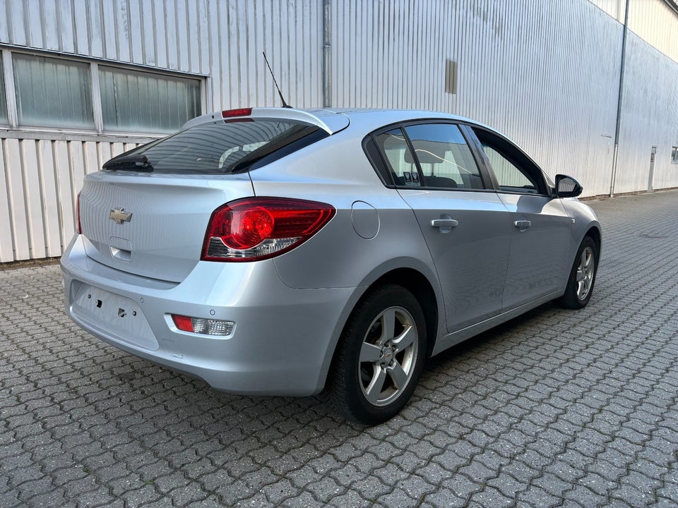 Chevrolet Cruze 1,8 LT 5d