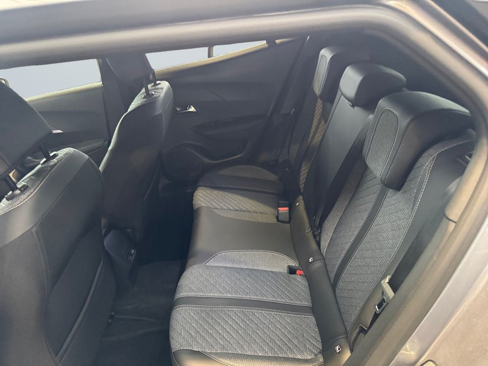 Peugeot e-2008 50 Allure 5d