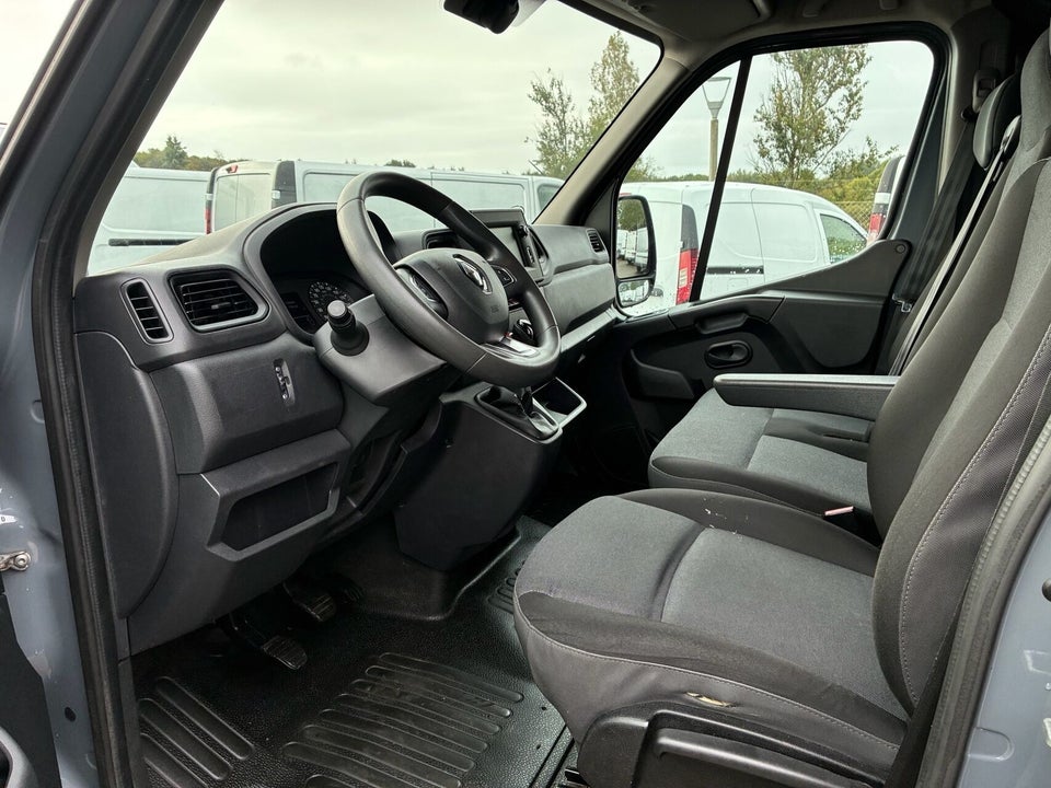 Renault Master IV T35 2,3 dCi 180 L3H2 Kassevogn