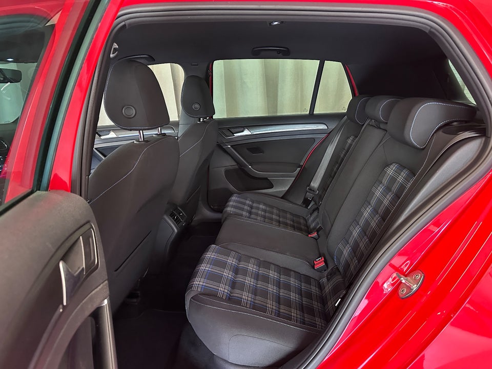 VW Golf VII 1,4 GTE DSG 5d