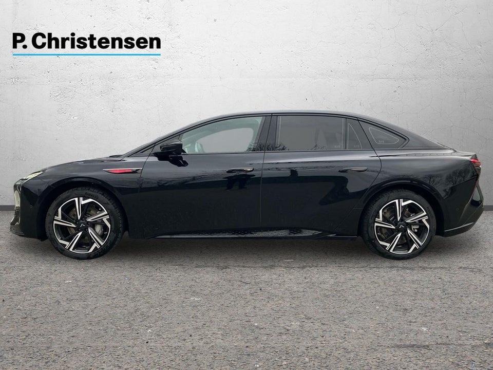 Hongqi EH7 111 Exclusive 4d