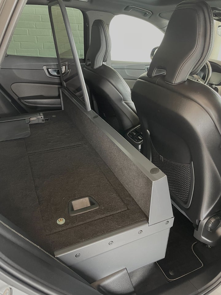Volvo XC60 2,0 B4 197 R-Design aut. Van 5d