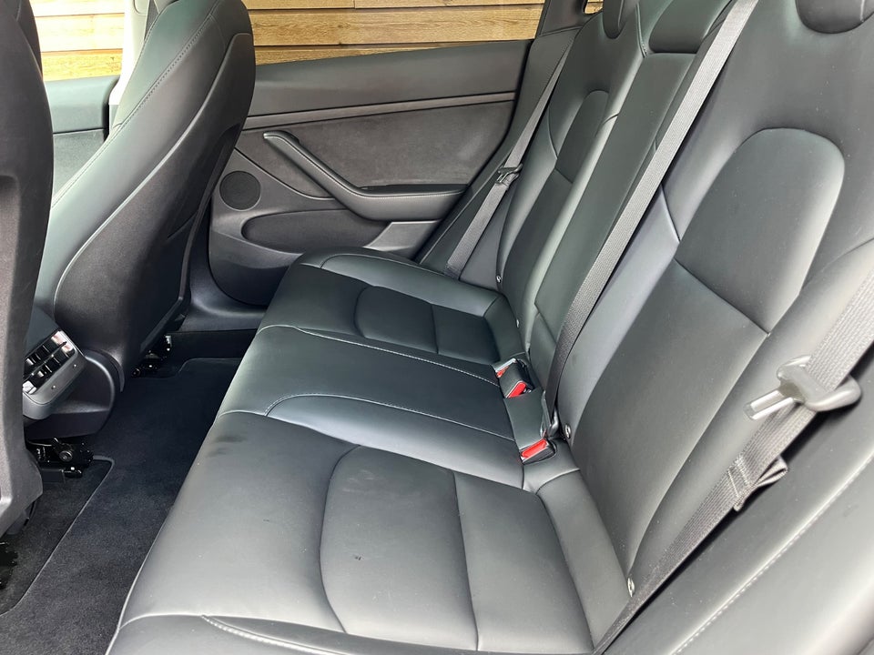 Tesla Model 3 Long Range AWD 4d