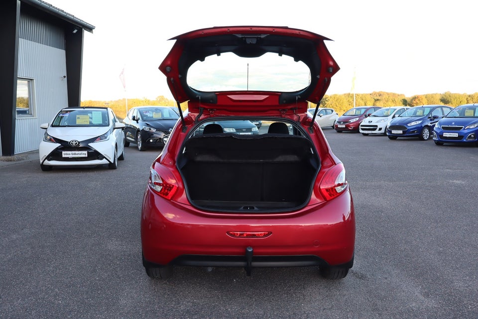 Peugeot 208 1,2 VTi 82 Allure 5d