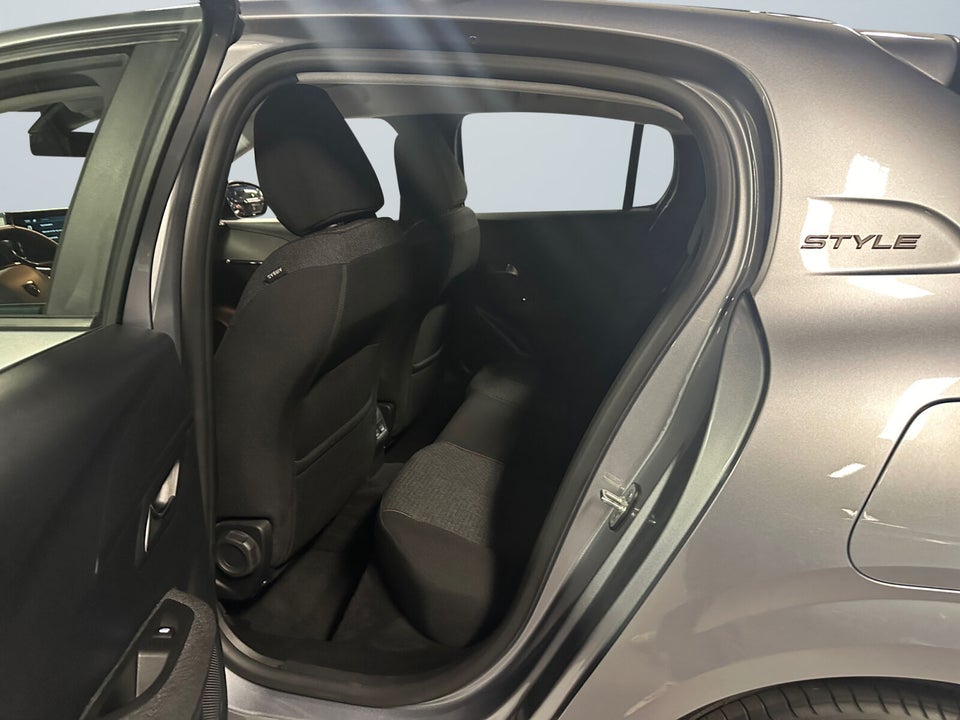 Peugeot e-208 50 Style 5d