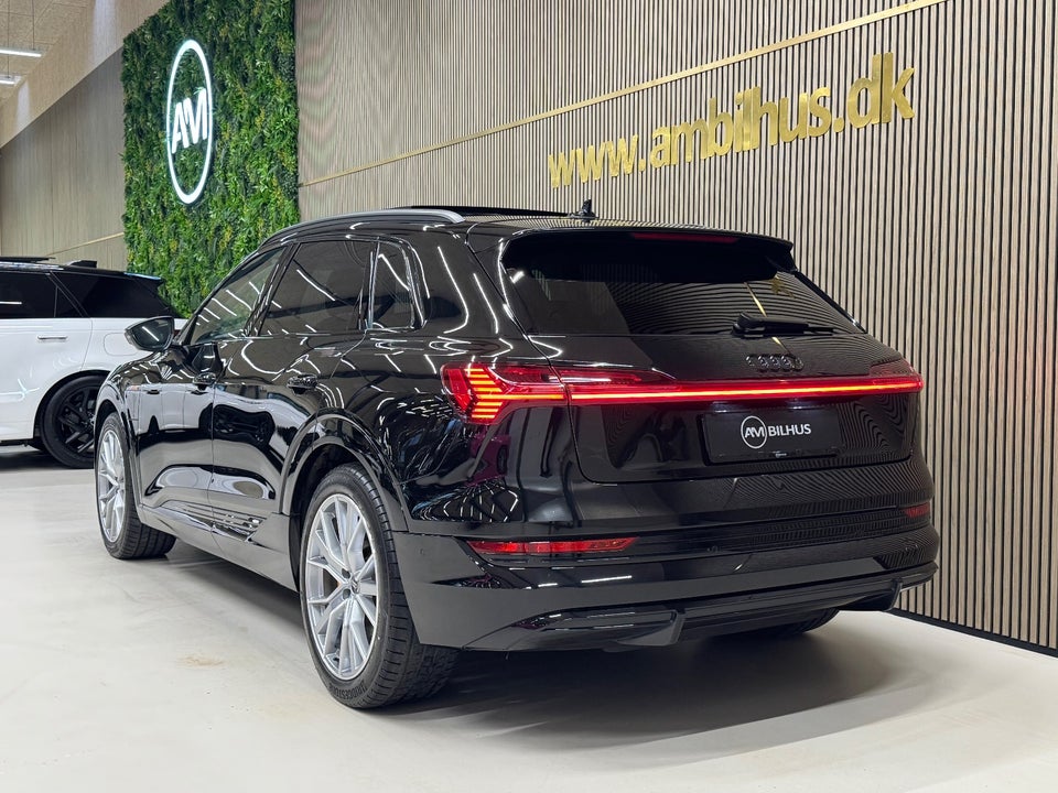 Audi e-tron 55 S-line quattro 5d