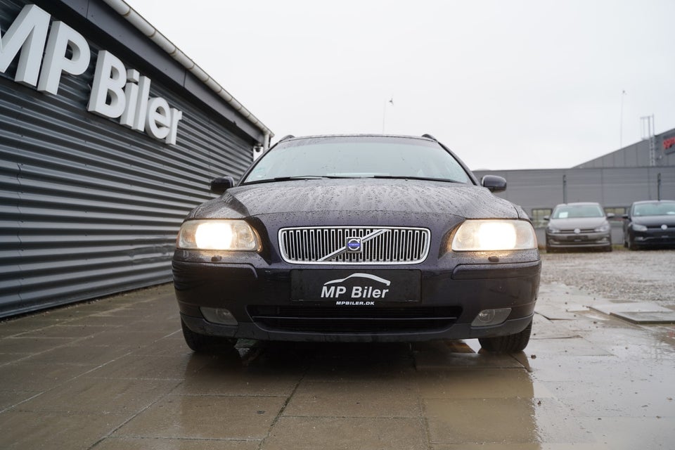 Volvo V70 2,4 140 Momentum 5d