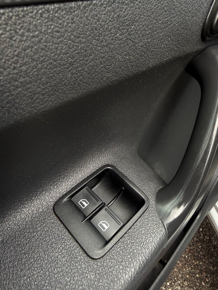 VW Caddy Maxi 1,6 TDi 102 DSG BMT Van 4d