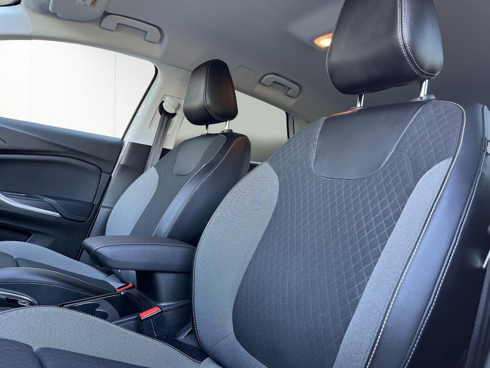 Opel Grandland 1,6 Hybrid GS Line aut. 5d