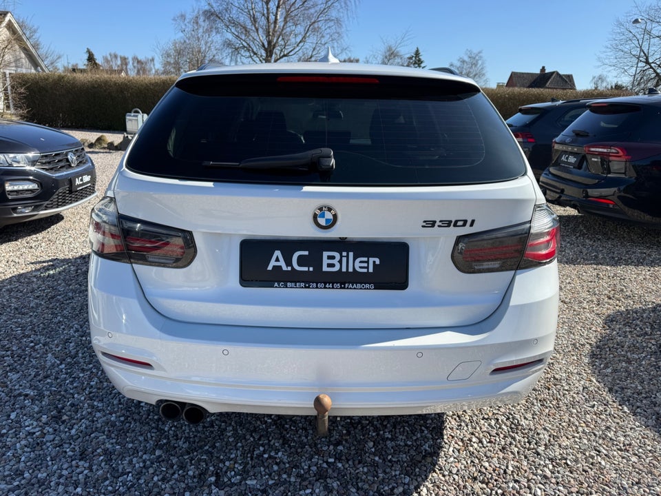 BMW 330i 2,0 Touring aut. 5d