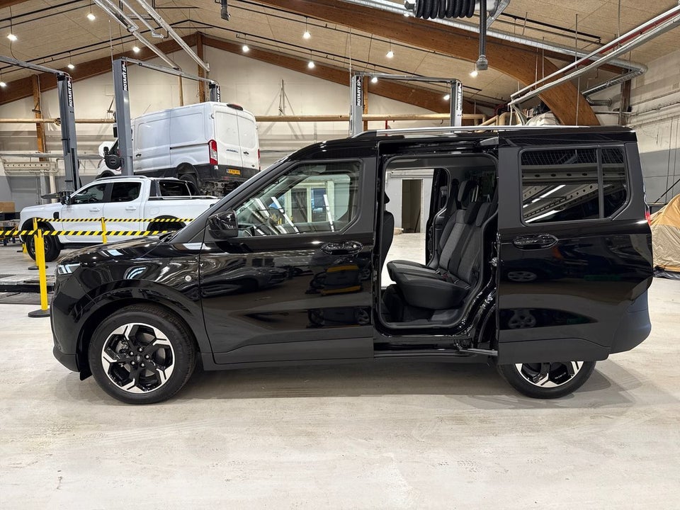 Ford E-Tourneo Courier 43 Titanium