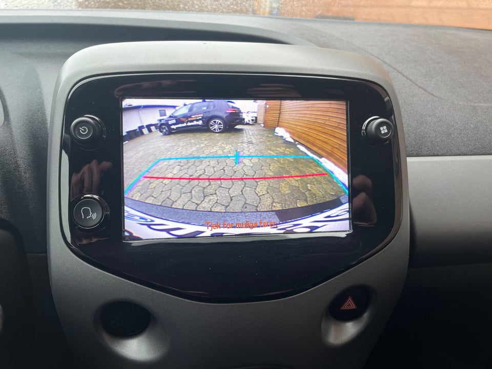 Toyota Aygo 1,0 VVT-i x-press 5d