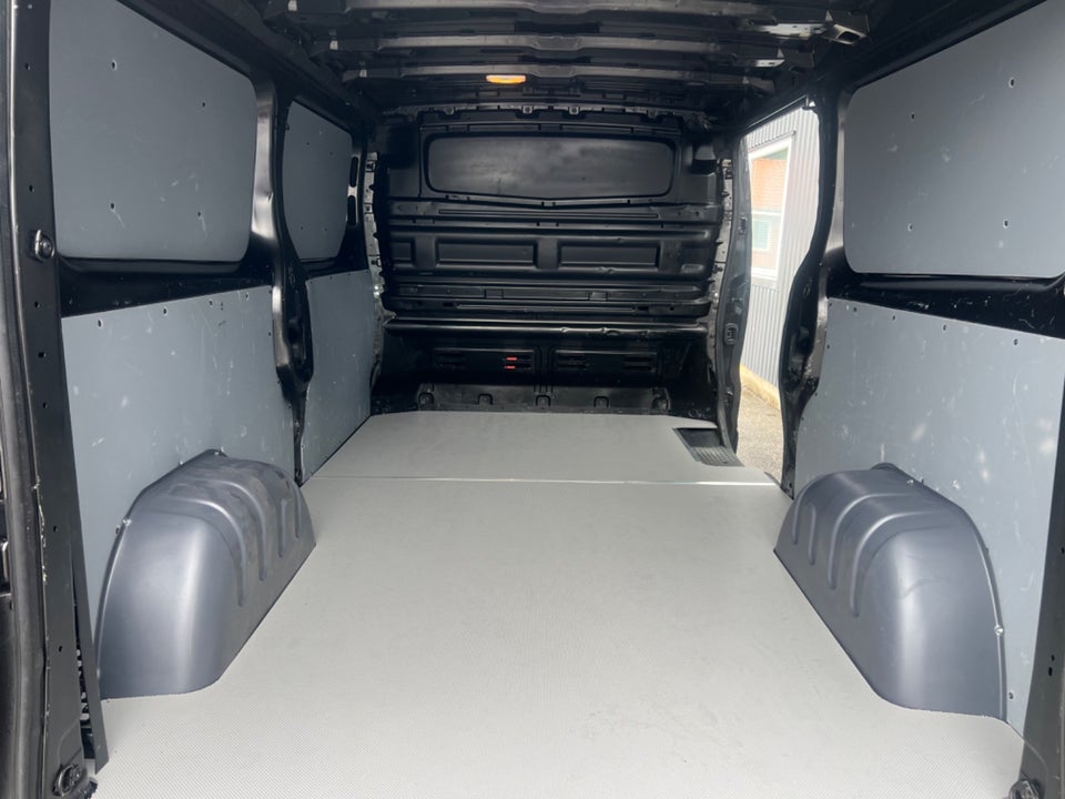 Renault Trafic T29 2,0 dCi 120 L2H1