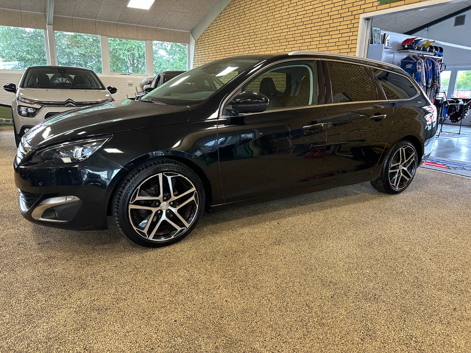 Peugeot 308 1,2 e-THP 130 Allure SW EAT6 5d