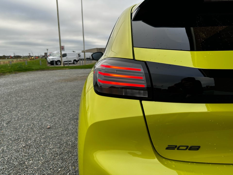 Peugeot 208 1,2 PureTech 100 Allure 5d