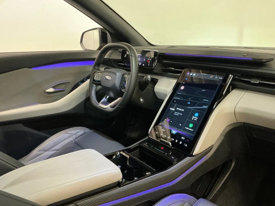 Ford Explorer 82 Premium Extended Range 5d