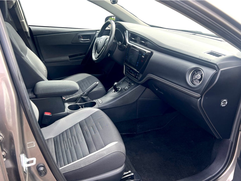 Toyota Auris 1,8 Hybrid H2 Touring Sports CVT 5d