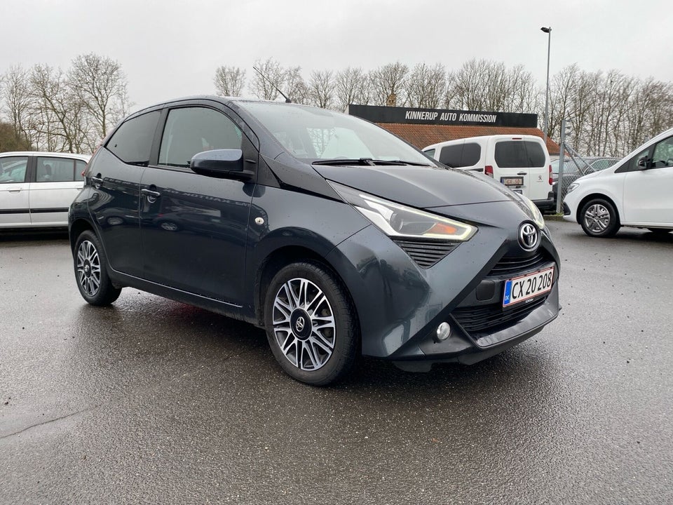 Toyota Aygo 1,0 VVT-i x-press x-shift 5d