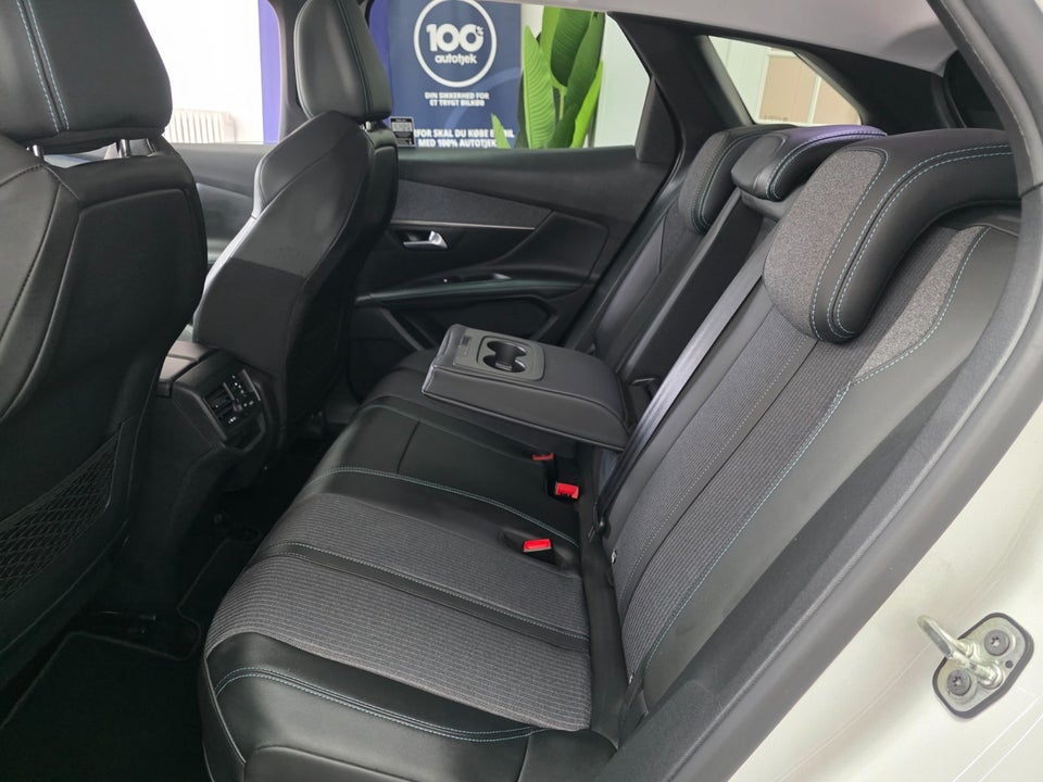 Peugeot 3008 1,6 Hybrid Allure Pack Limited EAT8 5d