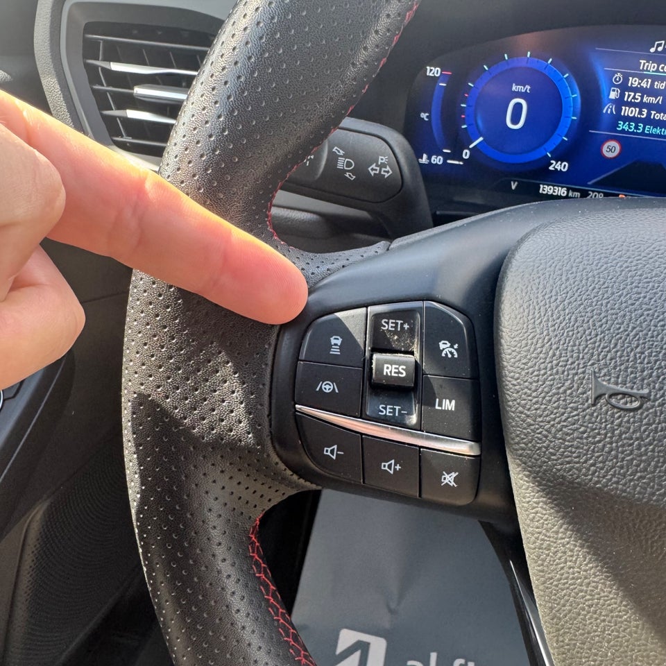Ford Kuga 2,5 PHEV ST-Line X CVT 5d
