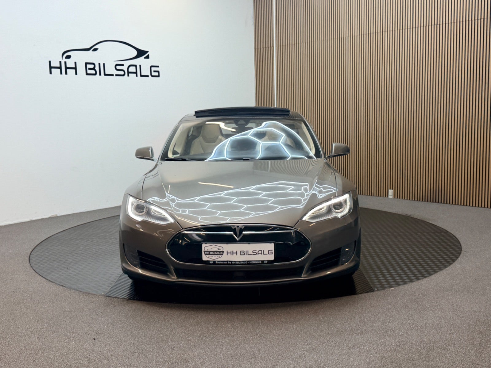 Tesla Model S 70D 334ch - Supercharge gratuite SC01 - Toit ouvrant - Jantes 19" - Régulateur adaptatif