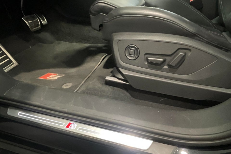 Audi SQ8 e-tron quattro 5d