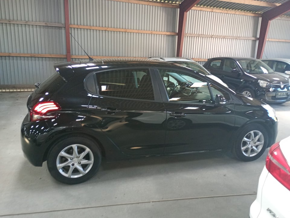 Peugeot 208 1,6 BlueHDi 100 Active 5d