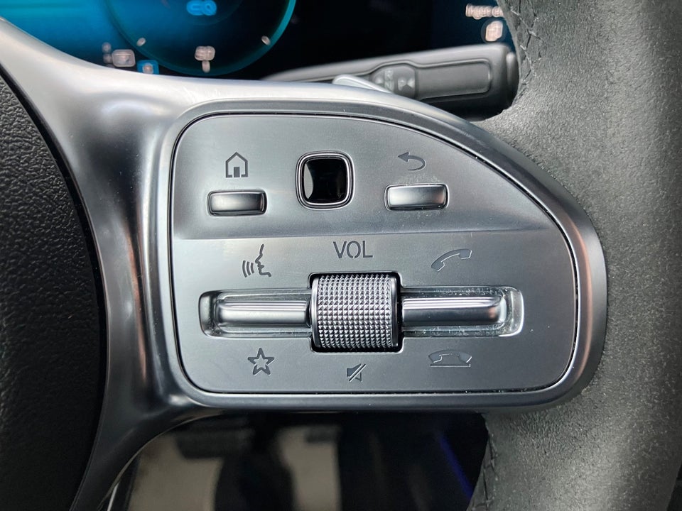 Mercedes EQB250 AMG Line 5d