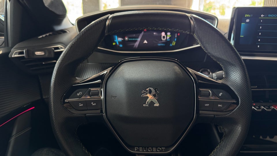 Peugeot e-208 50 GT 5d
