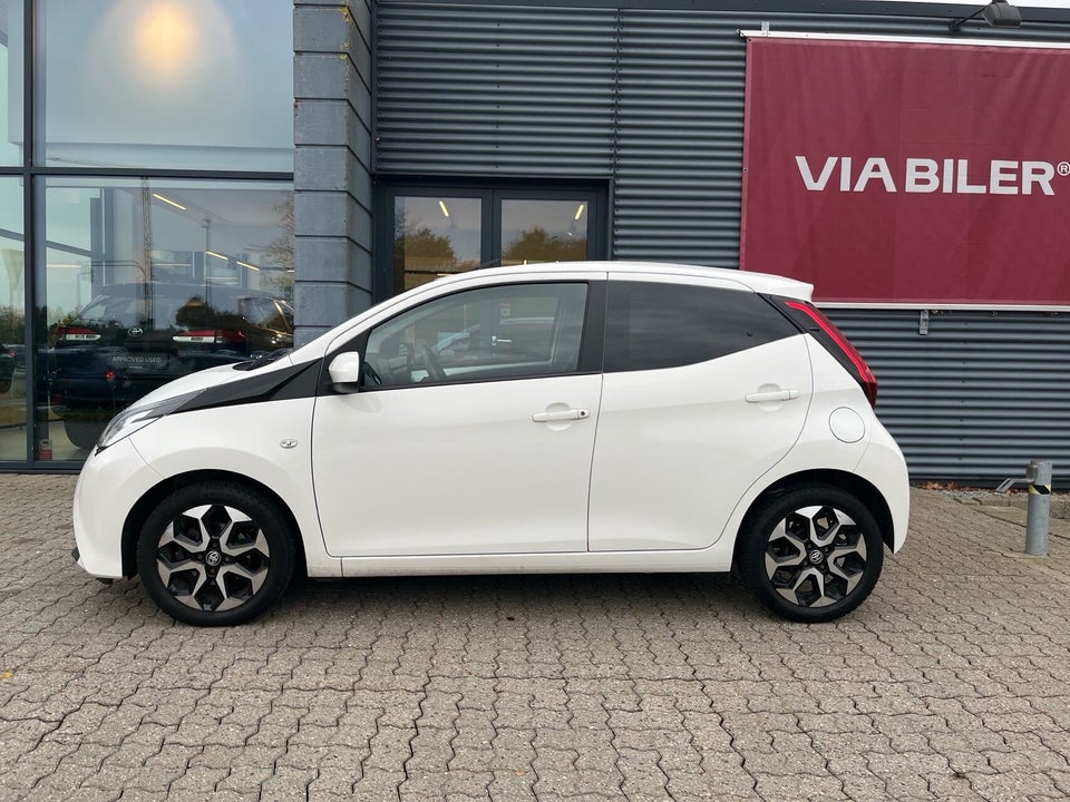 Toyota Aygo 1,0 VVT-i x-press x-shift 5d