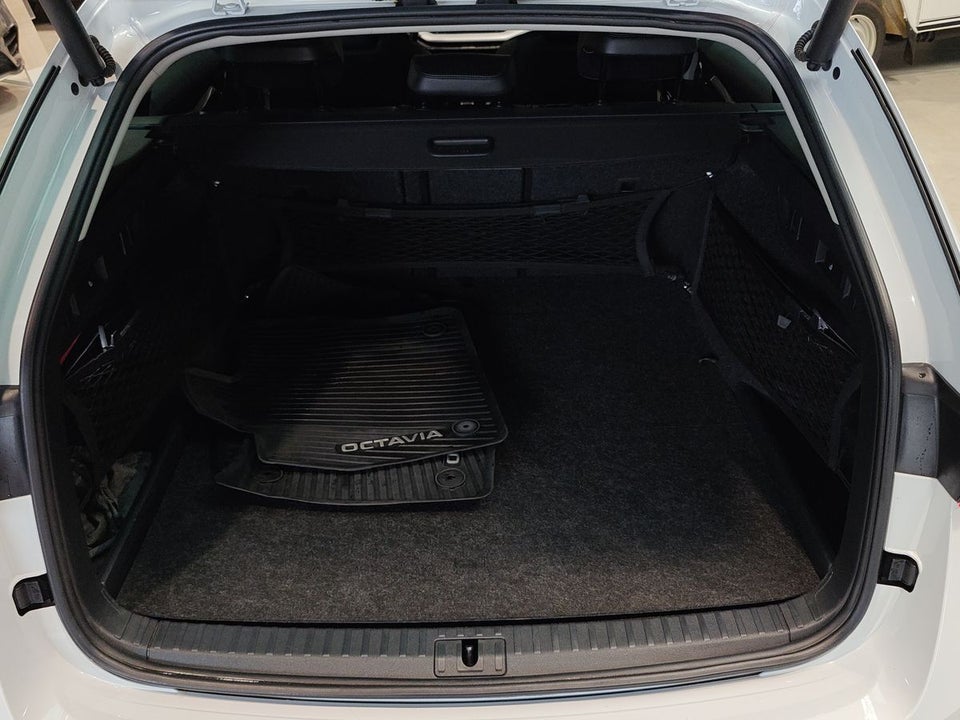 Skoda Octavia 1,4 TSi iV First Edition Combi DSG 5d